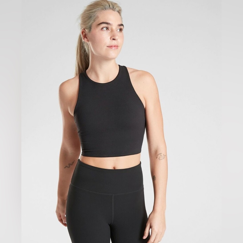 Athleta Conscious Twist Crop in Powervita™ A-C